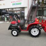 【中古トラクター】　ローダー付き