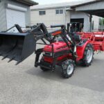 【中古】トラクター・ローダー付き