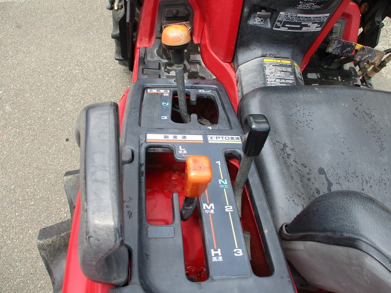 【中古】トラクター・ローダー付き
