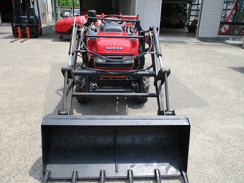 【中古】トラクター・ローダー付き