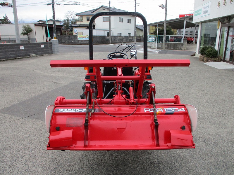 中古トラクターローダー付き