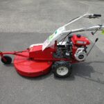 中古自走草刈機　AM61A