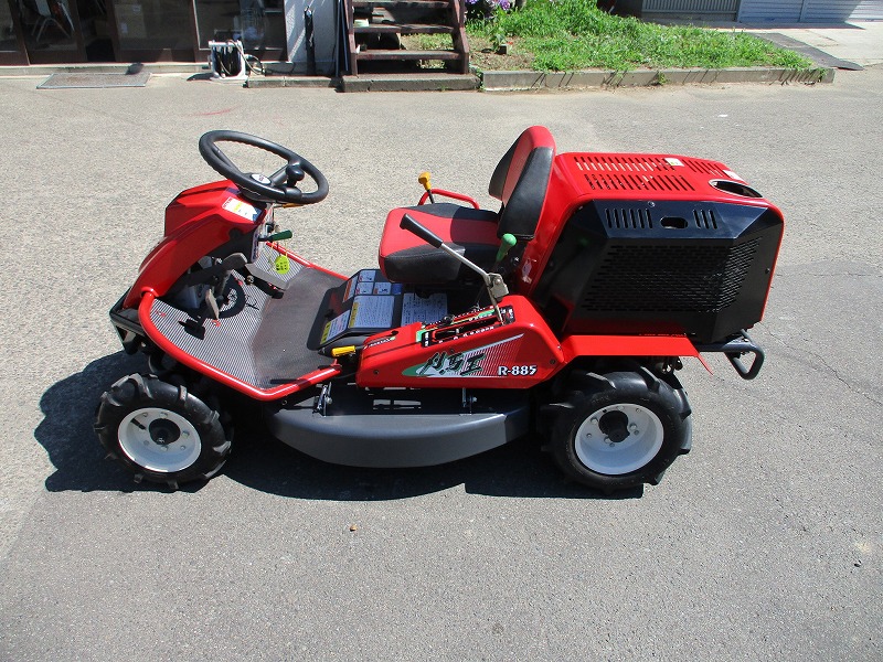 中古乗用草刈機  R885
