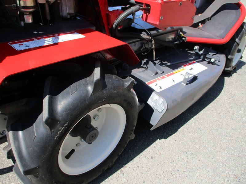 中古乗用草刈機  R885