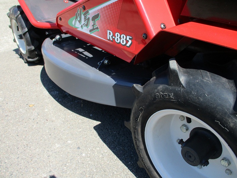 中古乗用草刈機  R885