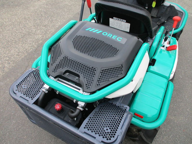 中古乗用草刈機　　実演機