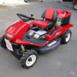 中古乗用草刈機　実演機