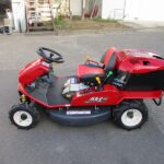 中古乗用草刈機　実演機