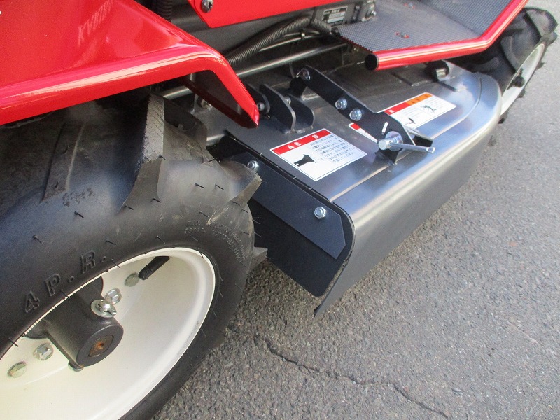 中古乗用草刈機　実演機
