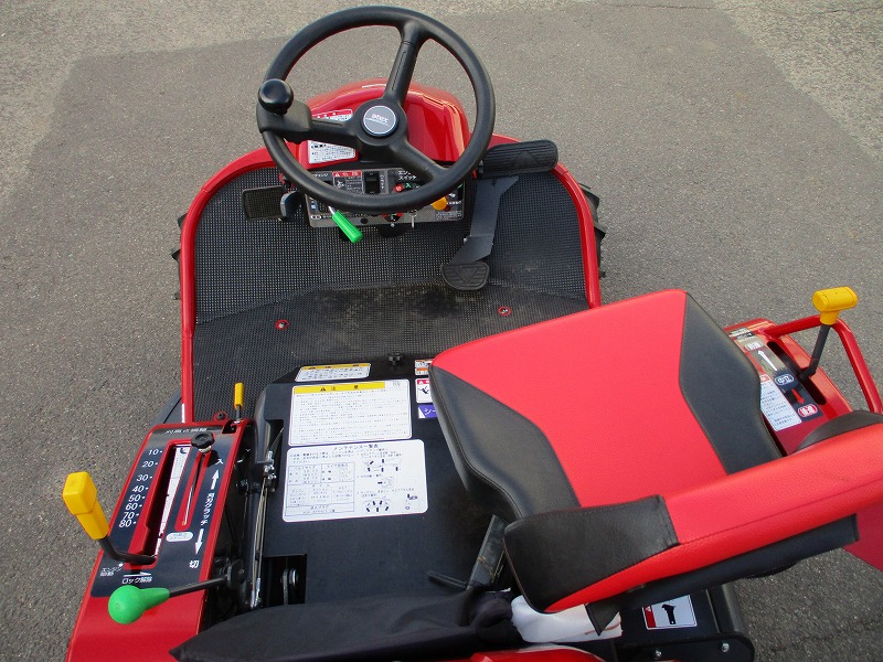 中古乗用草刈機　実演機