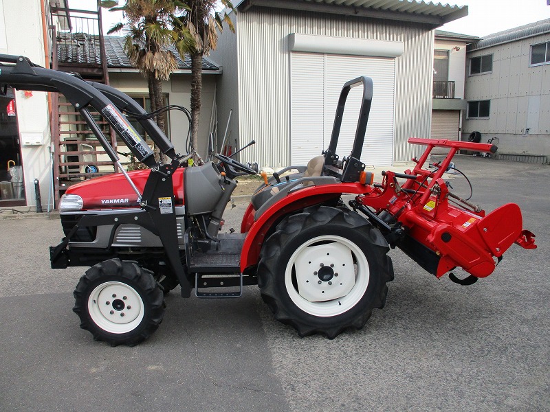中古トラクター・ローダー付き
