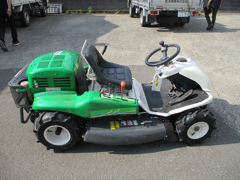 中古乗用草刈機
