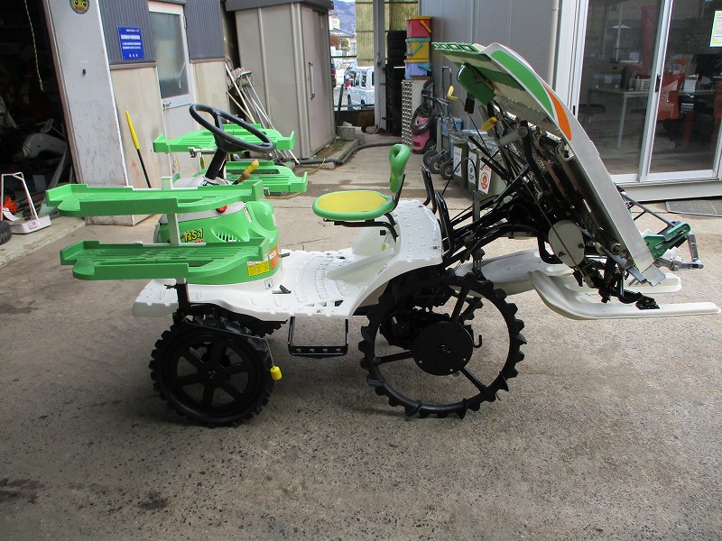 中古乗用田植機