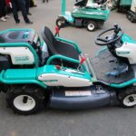 乗用草刈機（実演機）