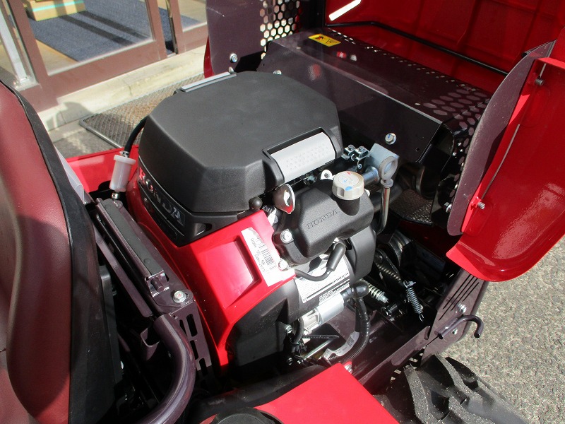 中古乗用草刈機  (実演機）