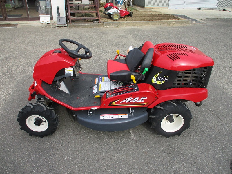 中古乗用草刈機  (実演機）