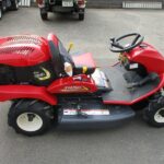 中古乗用草刈機  (実演機）