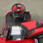 中古乗用草刈機  (実演機）