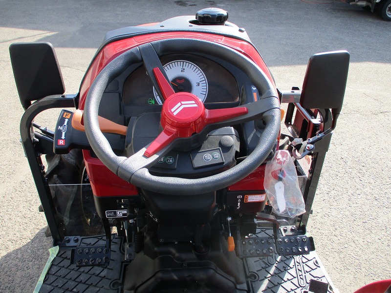 トラクター展示機