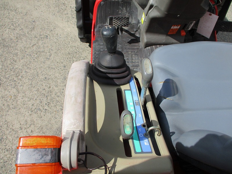 中古トラクター・ローダー付き